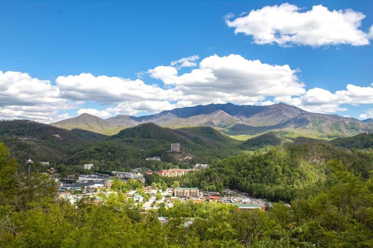 Smoky Mountains Studio With Balcony 개틀린버그 외부 사진
