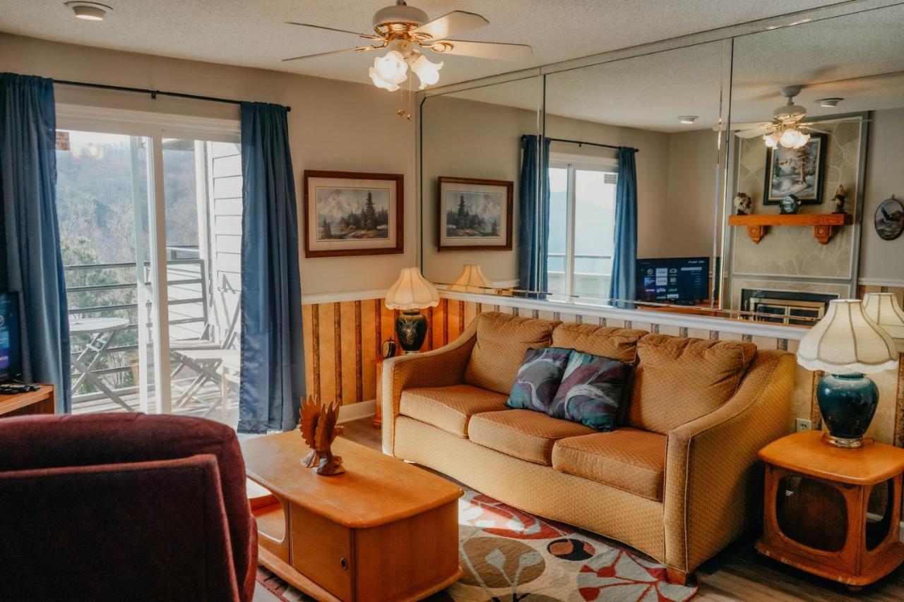 Smoky Mountains Studio With Balcony 개틀린버그 외부 사진