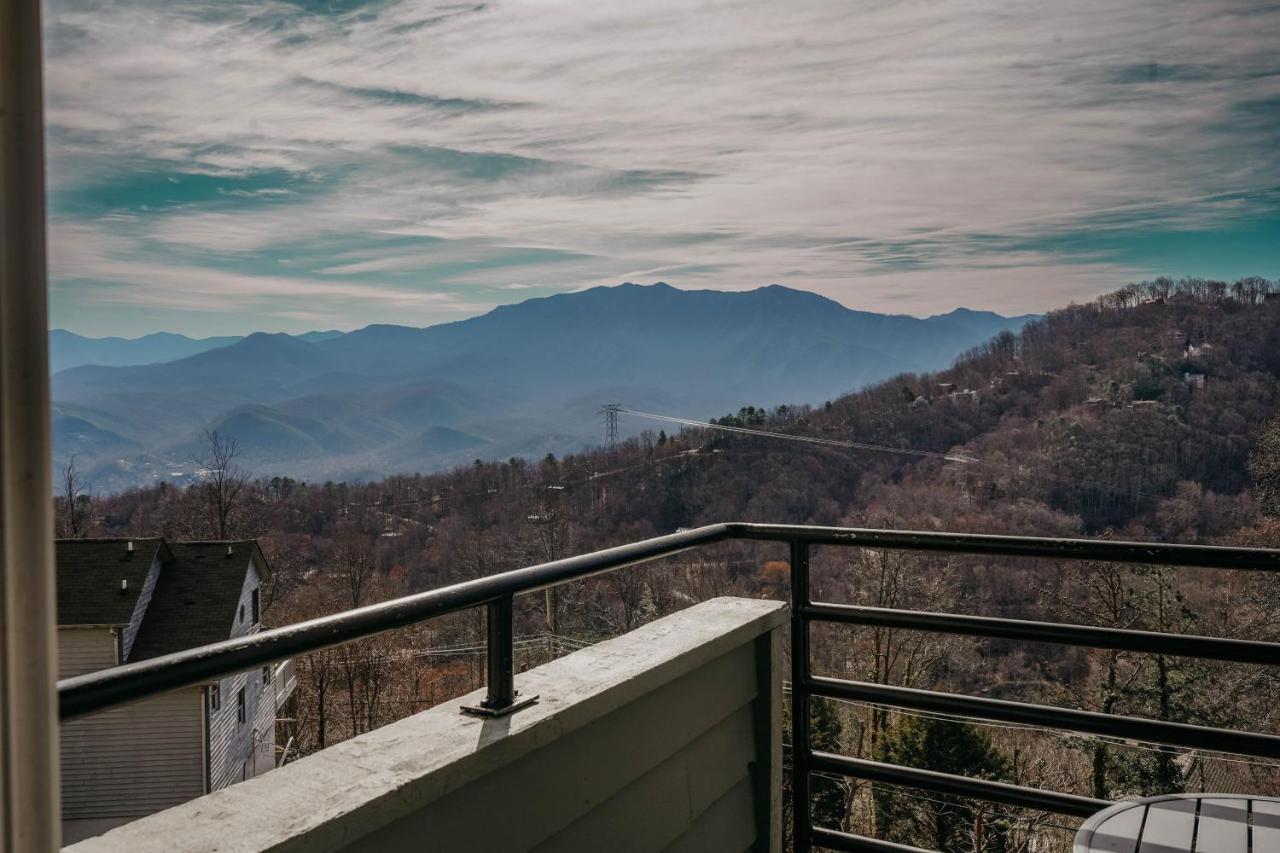 Smoky Mountains Studio With Balcony 개틀린버그 외부 사진